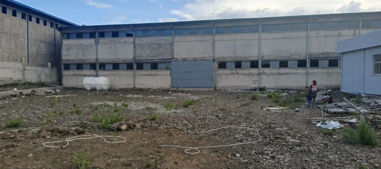 አስቸካይ የሚሸጥ መጋዘን