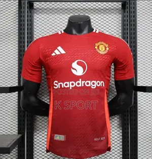 Photo - Manchester United 25/26 Home Kit