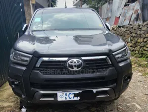 Toyota Hilux 2022 Silver