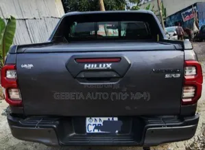 Toyota Hilux 2022 Silver