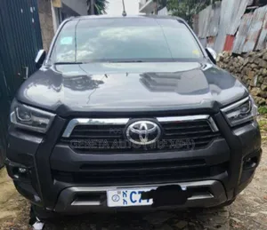 Toyota Hilux 2022 Silver