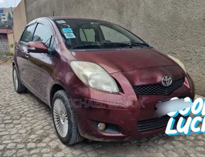 Toyota Yaris 2010 Red