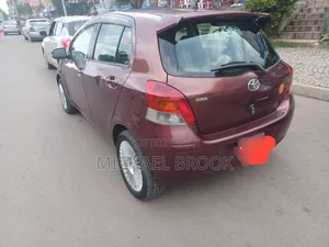Toyota Yaris 2010 Red