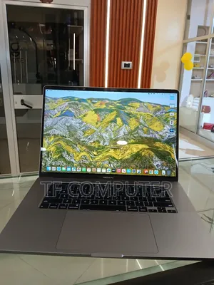 New Laptop Apple MacBook Pro 2019 16GB Intel Core I7 SSD 512GB