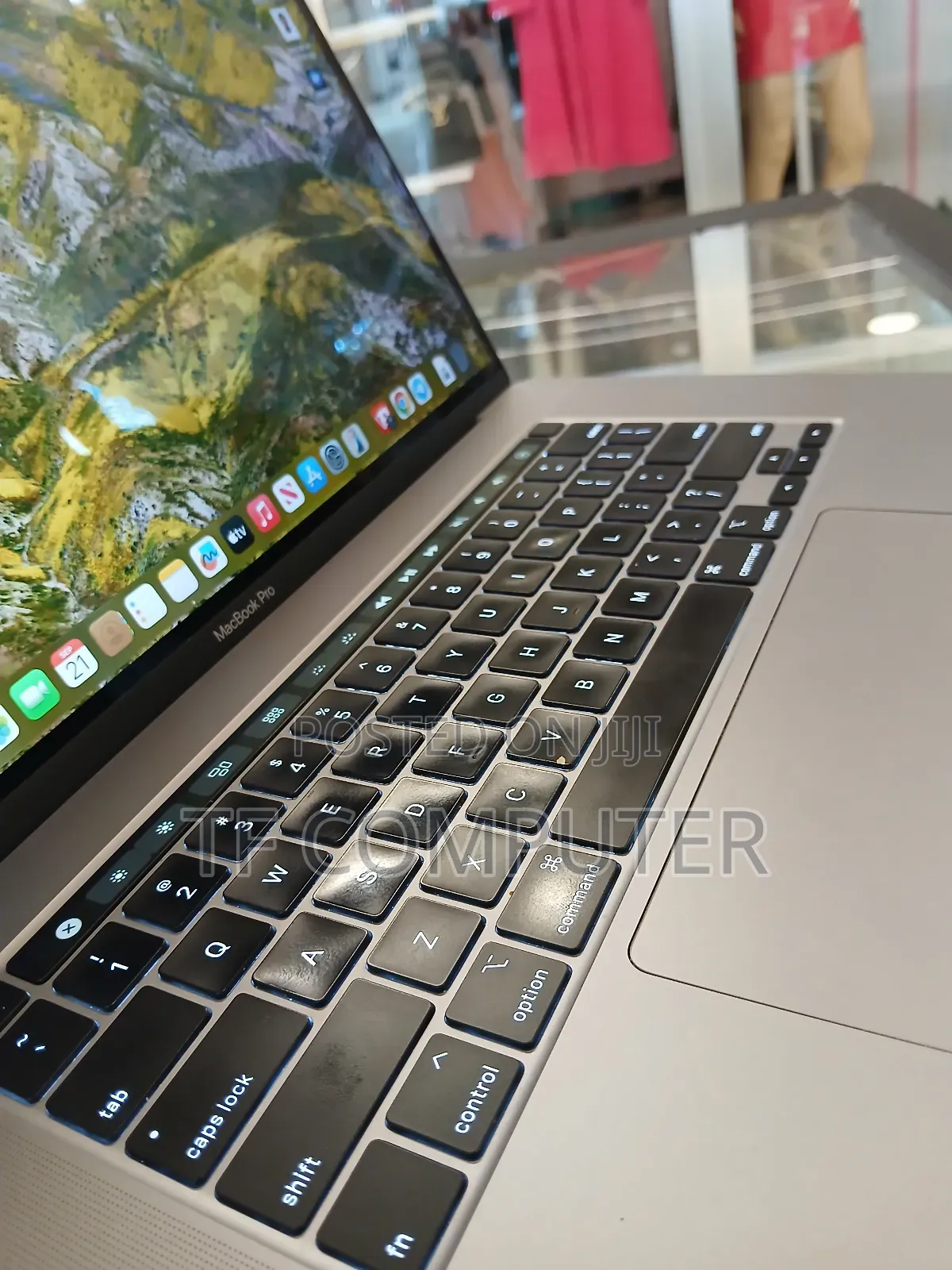 New Laptop Apple MacBook Pro 2019 16GB Intel Core I7 SSD 512GB