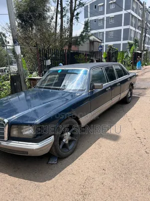 Photo - Mercedes-Benz 300D 1977 Black