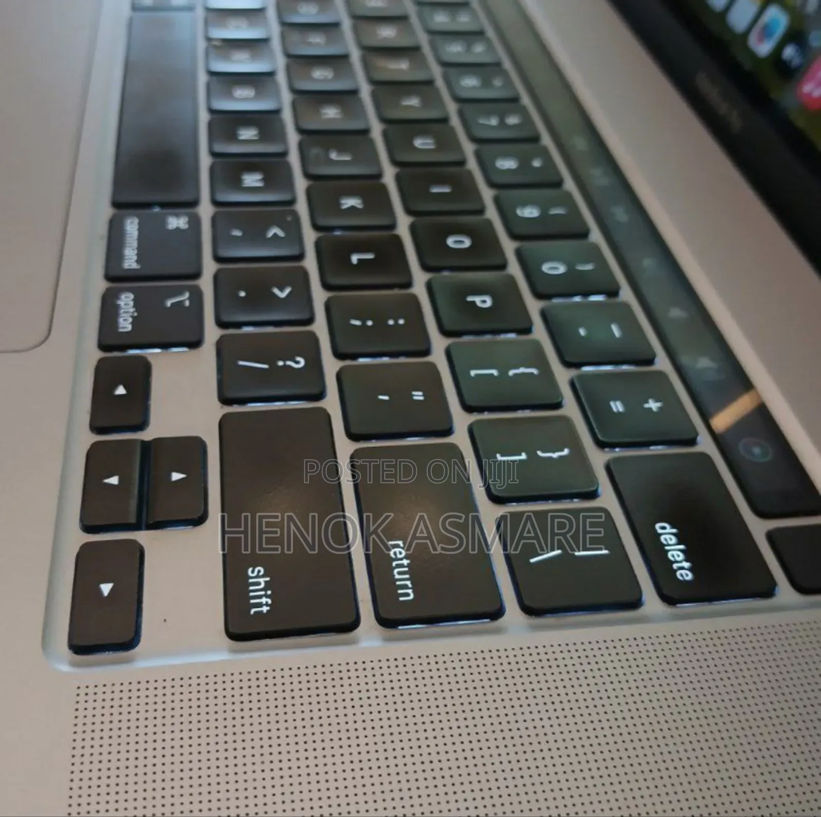 New Laptop Apple MacBook Pro 2019 16GB Intel Core I7 SSD 512GB