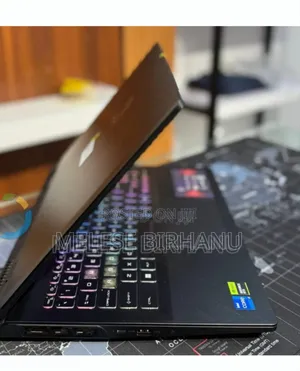 New Laptop MSI Crosshair 17 B12U 16GB Intel Core i7 SSD 1T