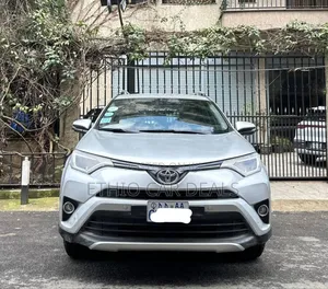 Photo - Toyota RAV4 2017 Silver