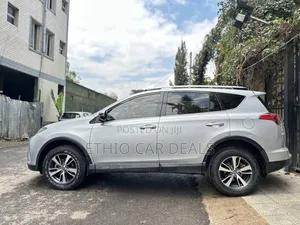 Toyota RAV4 2017 Silver