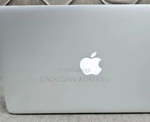 New Laptop Apple MacBook 2015 8GB Intel Core I5 SSD 256GB