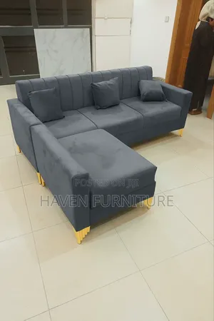 Photo - Greater Grey Level 1 1sofa