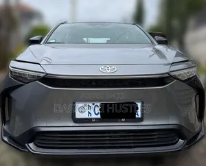 Photo - Toyota bZ4X 71.4 kWh FWD 2023 Gray