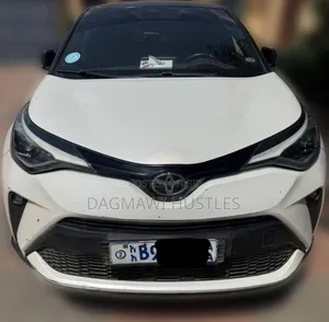 Photo - Toyota C-HR 2021 White