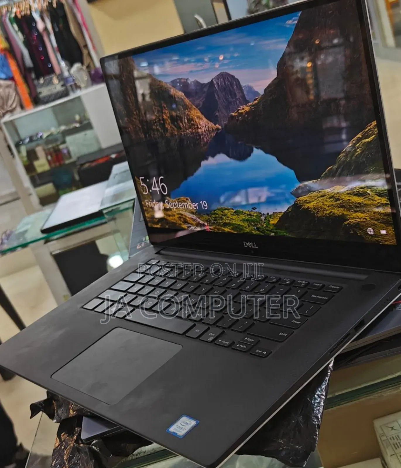 New Laptop Dell Precision 5540 16GB Intel Core I7 SSD 512GB