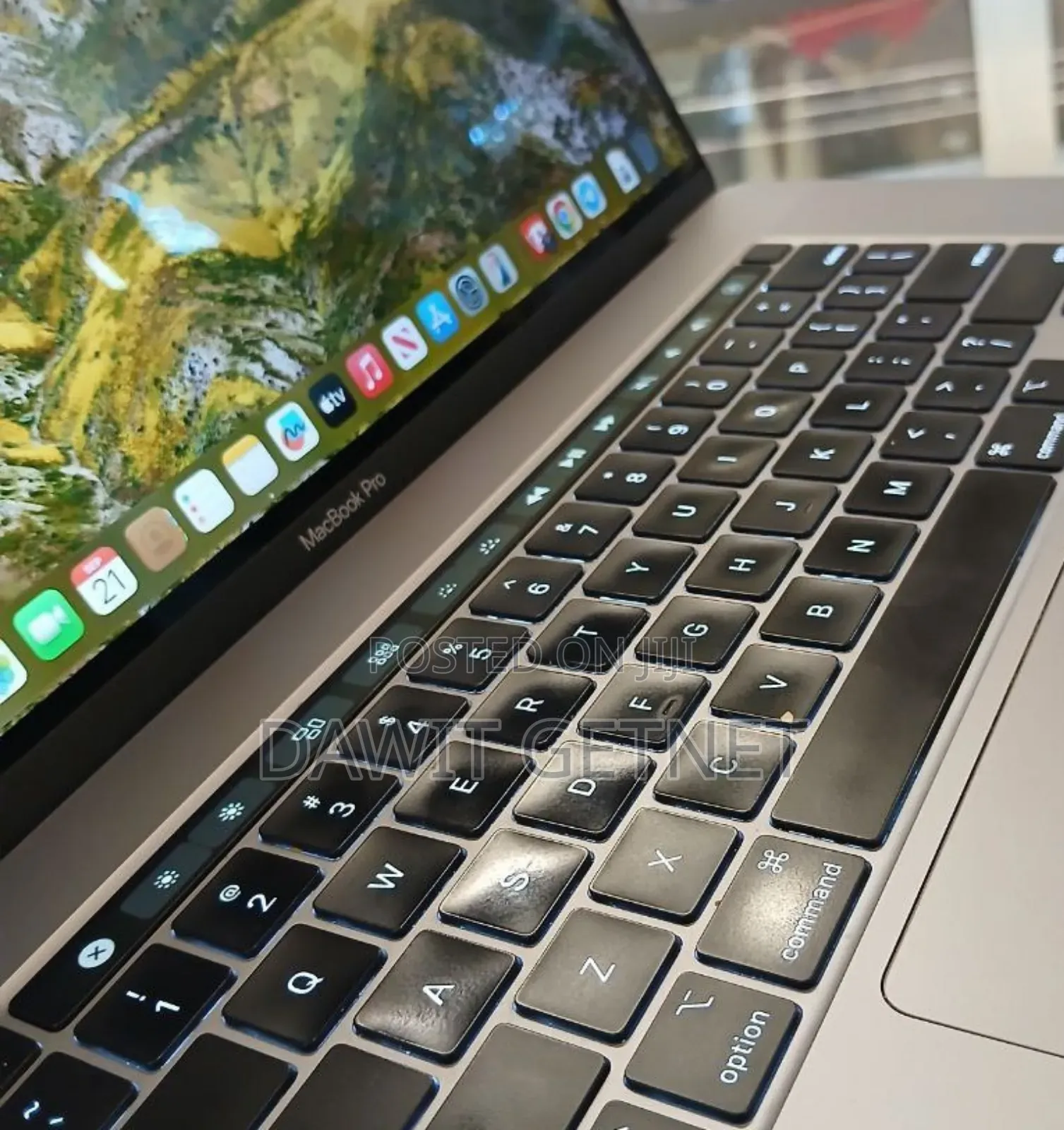 New Laptop Apple MacBook Pro 2019 16GB Intel Core I7 SSD 512GB