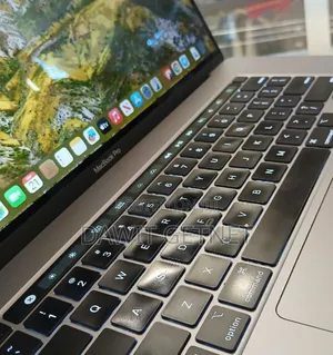 New Laptop Apple MacBook Pro 2019 16GB Intel Core I7 SSD 512GB