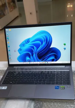 Photo - New Laptop HP 16GB Intel Core I5 SSD 512GB