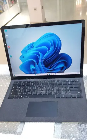 New Laptop Microsoft Surface Laptop 2 16GB Intel Core I7 SSD 512GB
