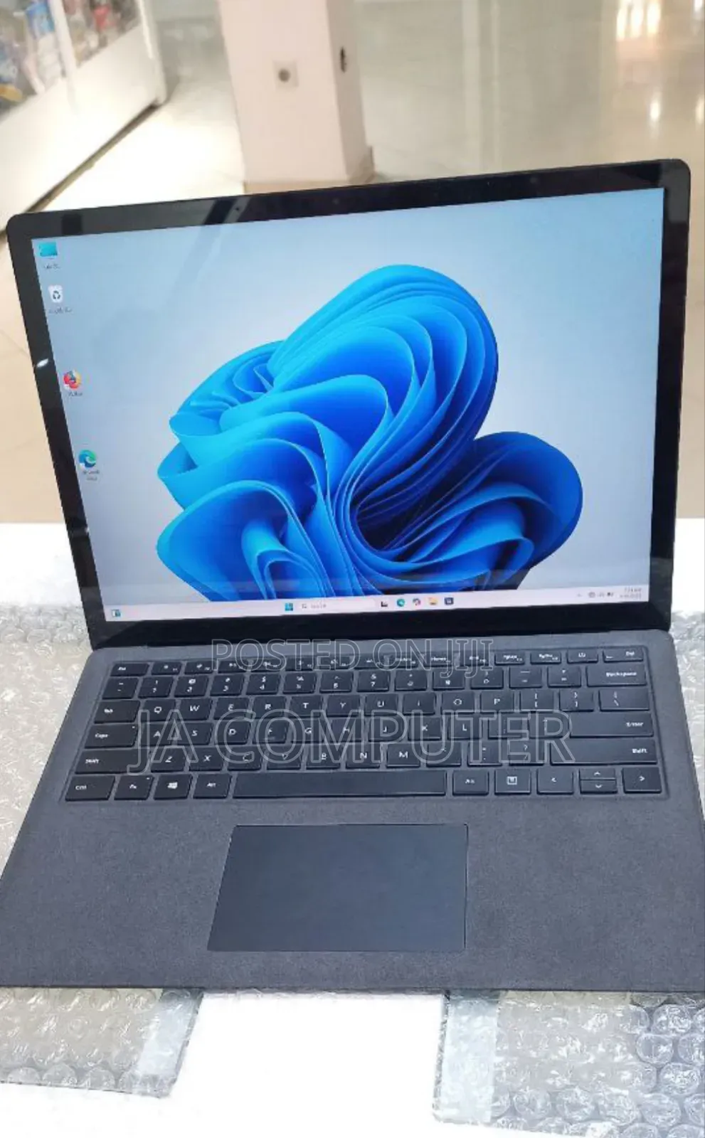 New Laptop Microsoft Surface Laptop 2 16GB Intel Core I7 SSD 512GB