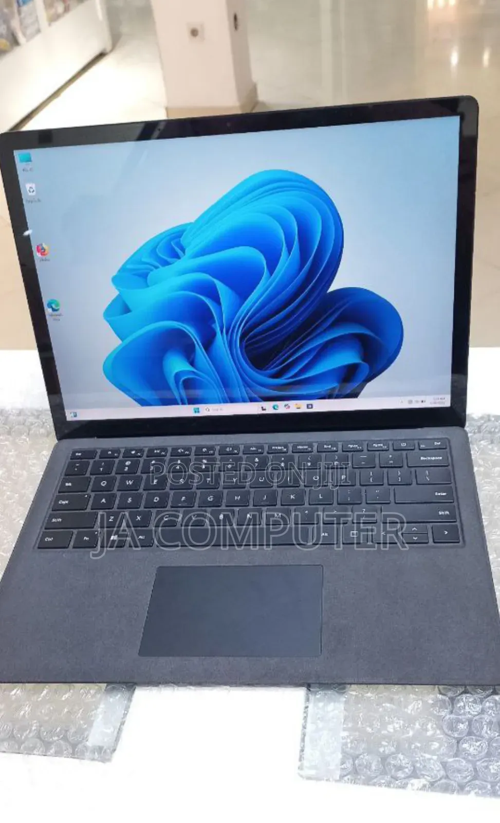 New Laptop Microsoft Surface Laptop 2 16GB Intel Core I7 SSD 512GB