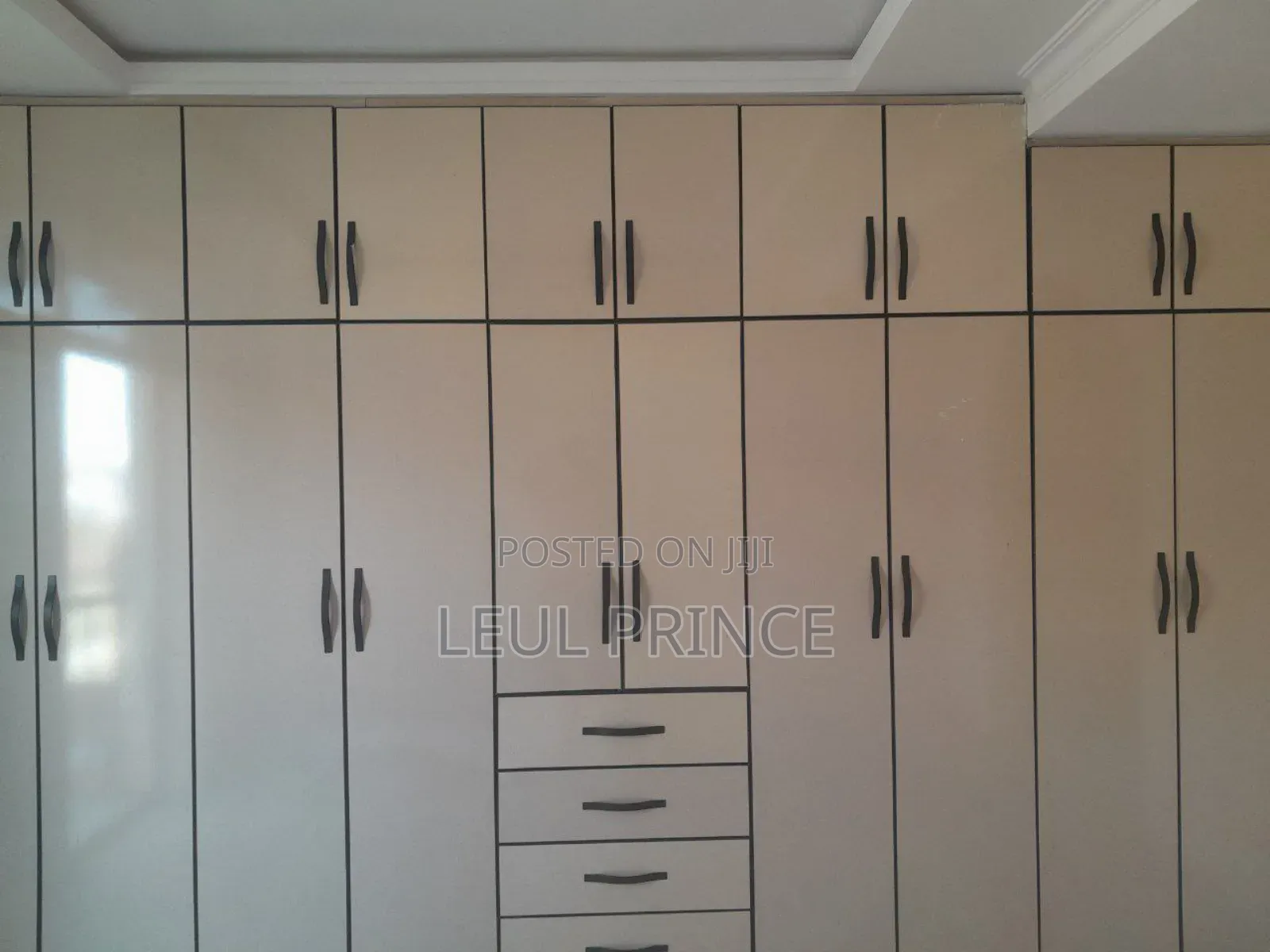 Closet Shiba Furniture