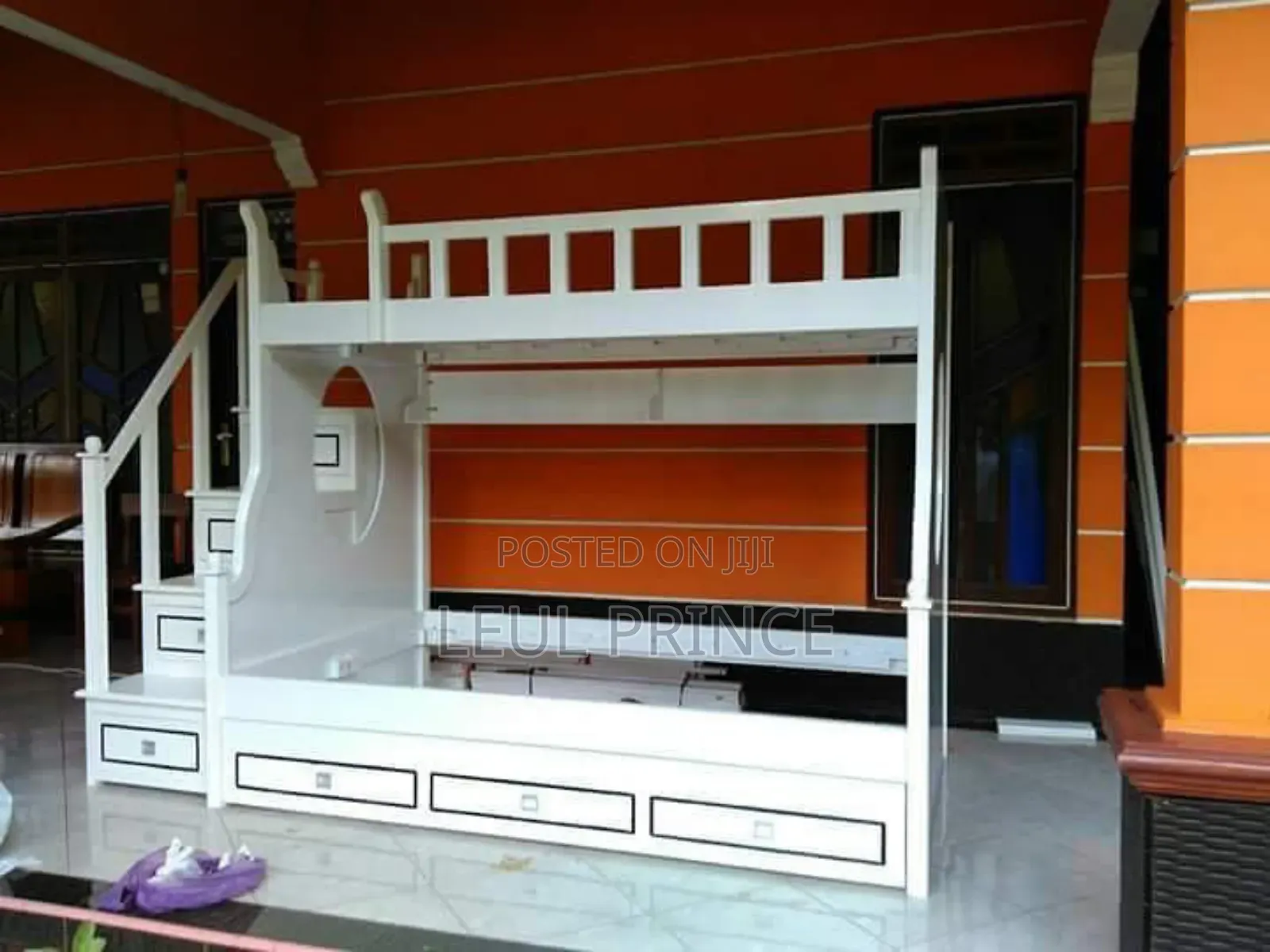 የ ልጆች ተደራራቢ አልጋ