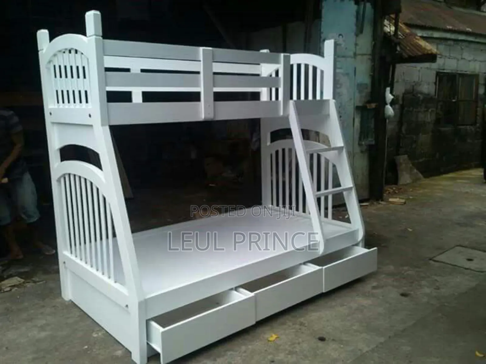 የ ልጆች ተደራራቢ አልጋ