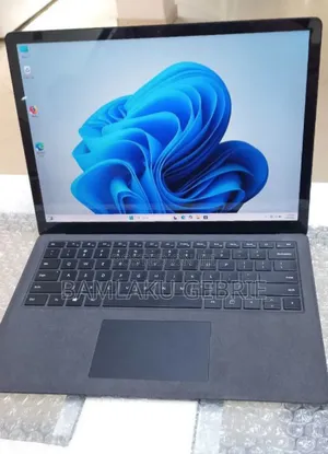 New Laptop Microsoft Surface Laptop 2 16GB Intel Core I7 SSD 512GB