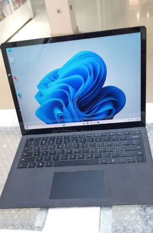 New Laptop Microsoft Surface Laptop 2 16GB Intel Core I7 SSD 512GB