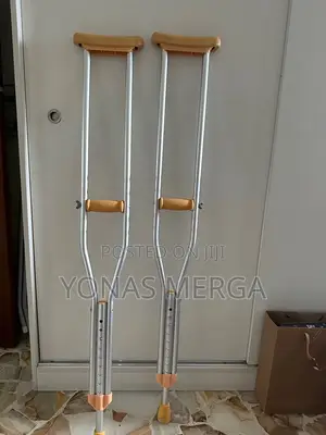 Photo - Crutches for Adults (X2 Pair)歡曲crutches☆፩crutches With Underarm Pad