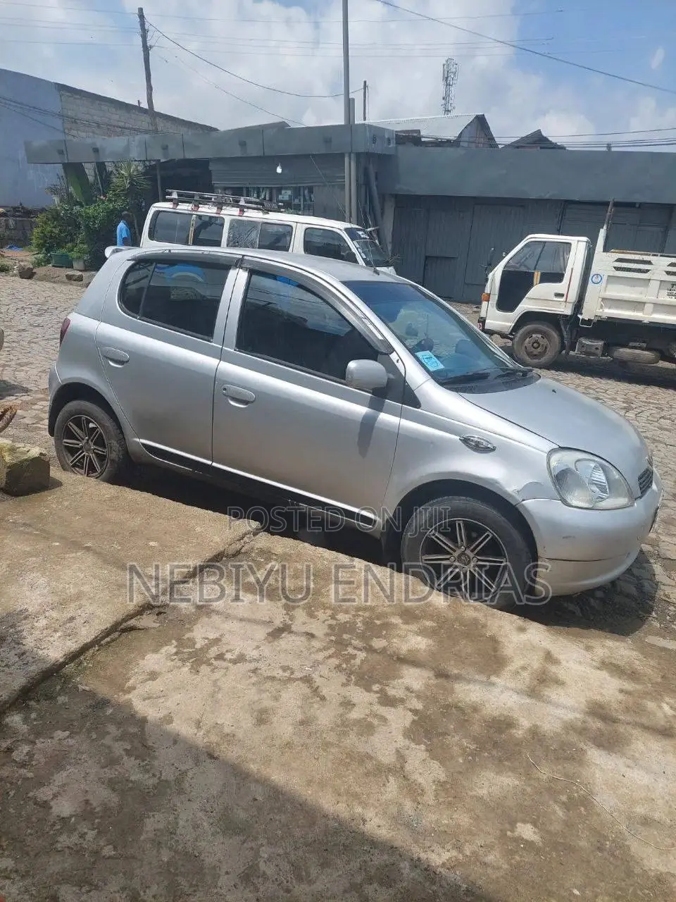 Toyota Vitz 2001 Silver