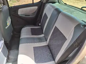 Toyota Vitz 2001 Silver