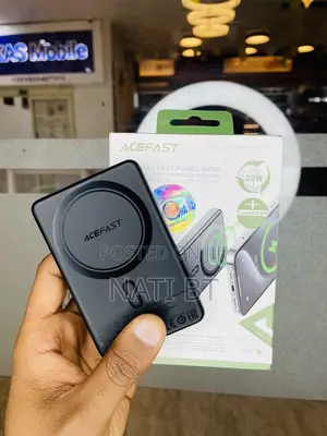 Photo - Ace Fast Wireless Magnetic Powerbank