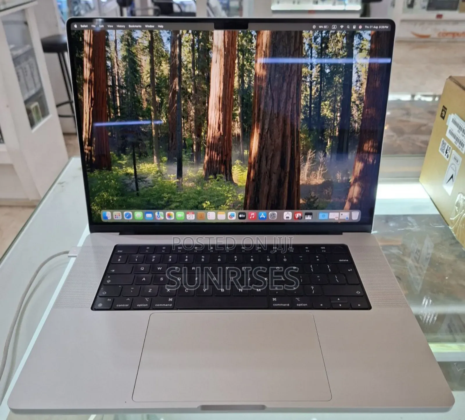 New Laptop Apple MacBook Pro M1 16GB Apple M1 SSD 1T