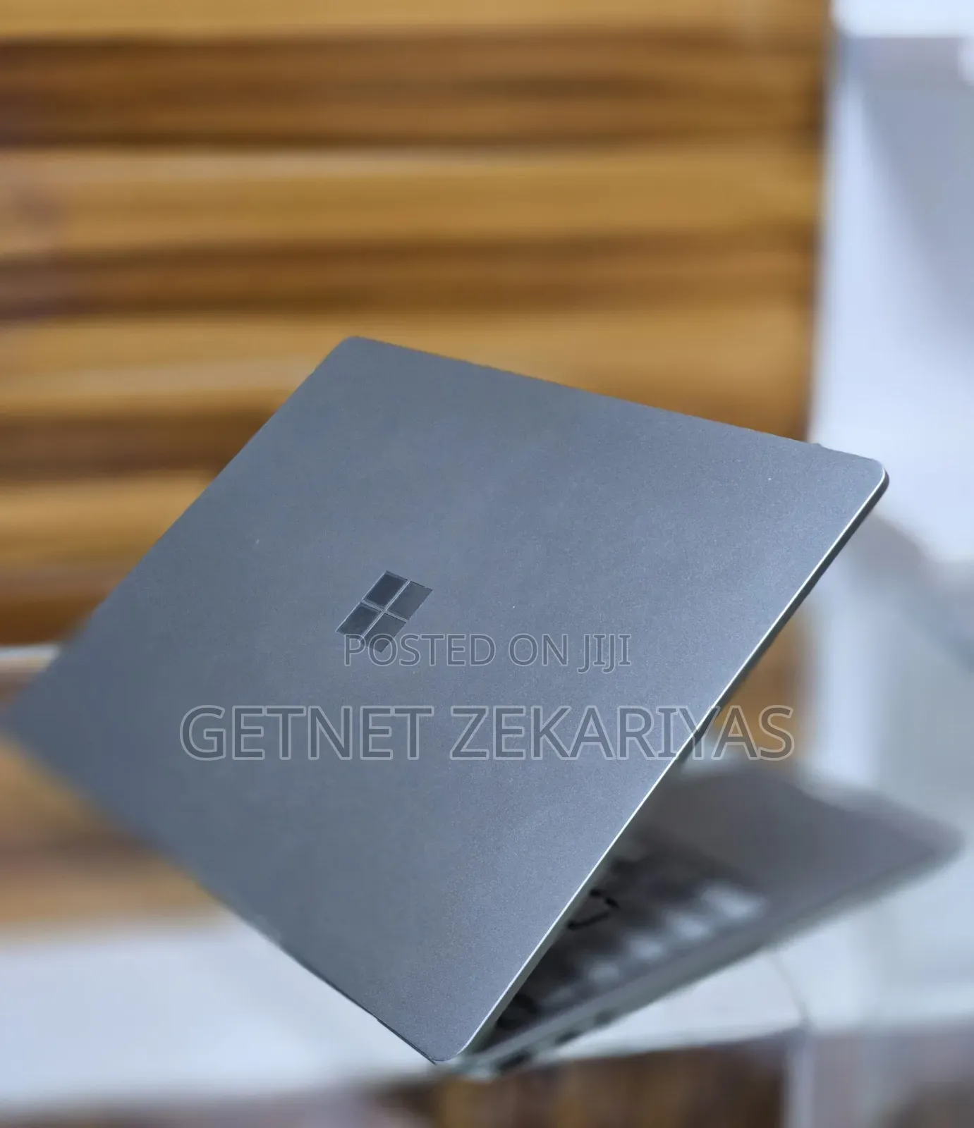 New Laptop Microsoft Surface 8GB Intel Core I5 SSD 256GB