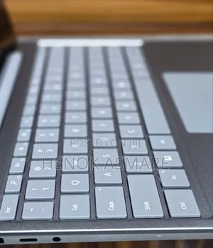 New Laptop Microsoft Surface 8GB Intel Core I5 SSD 256GB