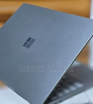 New Laptop Microsoft Surface 8GB Intel Core I5 SSD 256GB