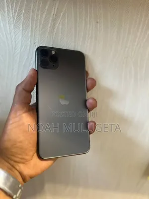 Photo - Apple iPhone 11 Pro Max 256 GB Bronze