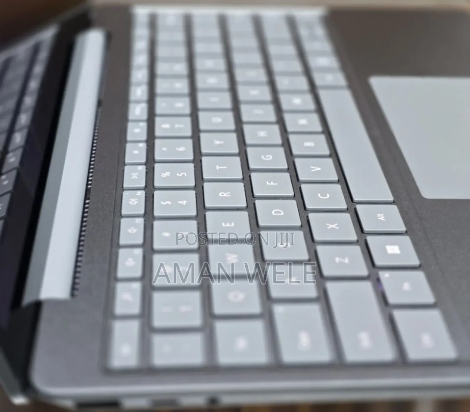 New Laptop Microsoft Surface 8GB Intel Core I5 SSD 256GB