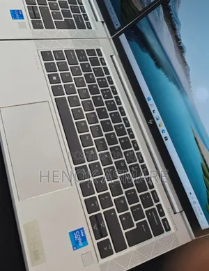 New Laptop HP EliteBook 830 G8 16GB Intel Core I5 SSD 512GB