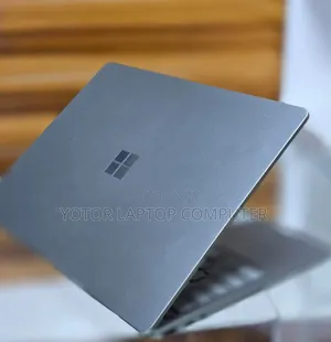 New Laptop Microsoft Surface 8GB Intel Core I5 SSD 256GB