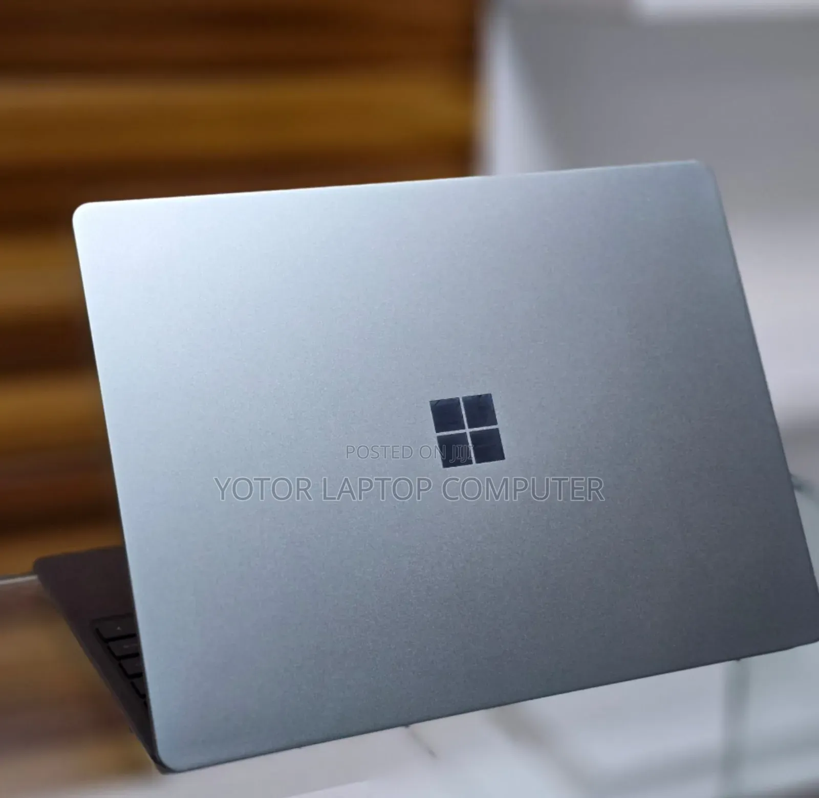 New Laptop Microsoft Surface 8GB Intel Core I5 SSD 256GB