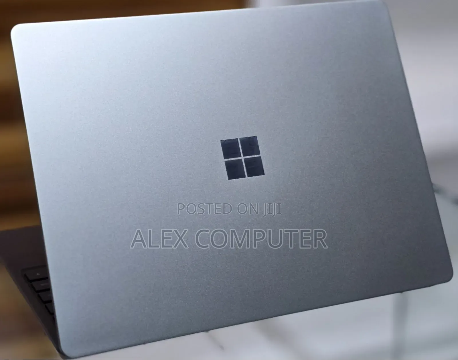 New Laptop Microsoft Surface Laptop 8GB Intel Core I5 SSD 256GB