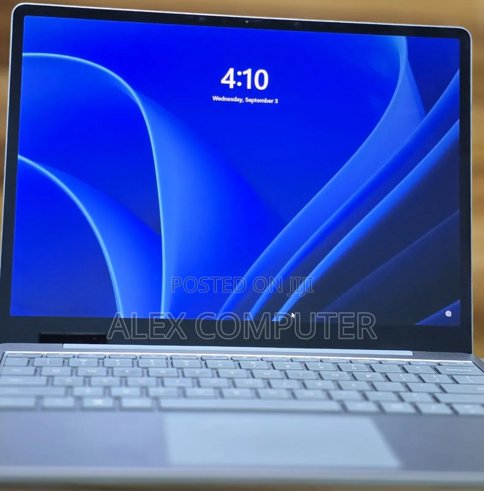 New Laptop Microsoft Surface Laptop 8GB Intel Core I5 SSD 256GB