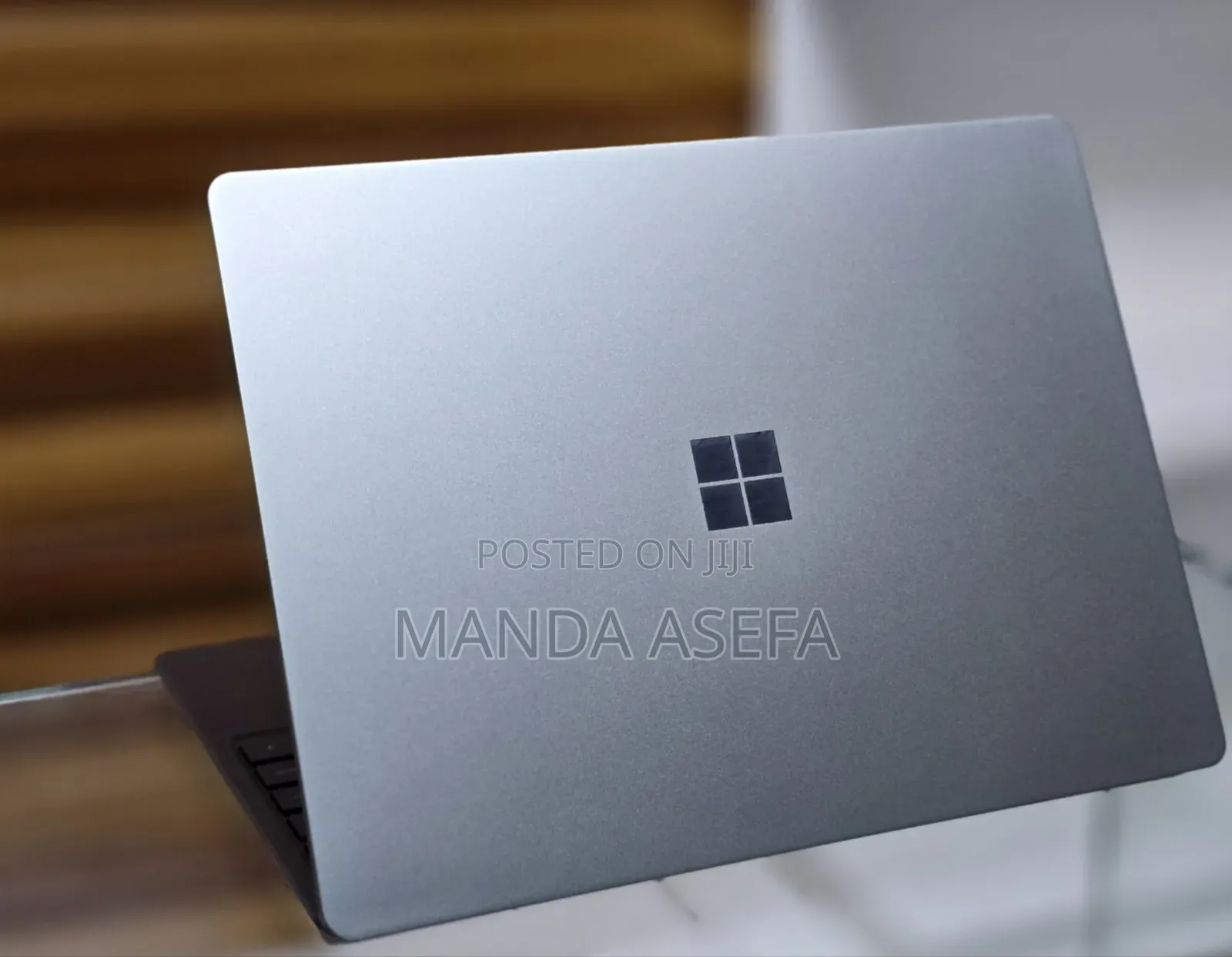 New Laptop Microsoft Surface 8GB Intel Core I5 SSD 256GB