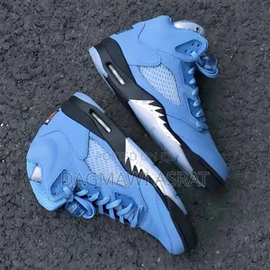 Photo - Jordan 5 Retro Unc