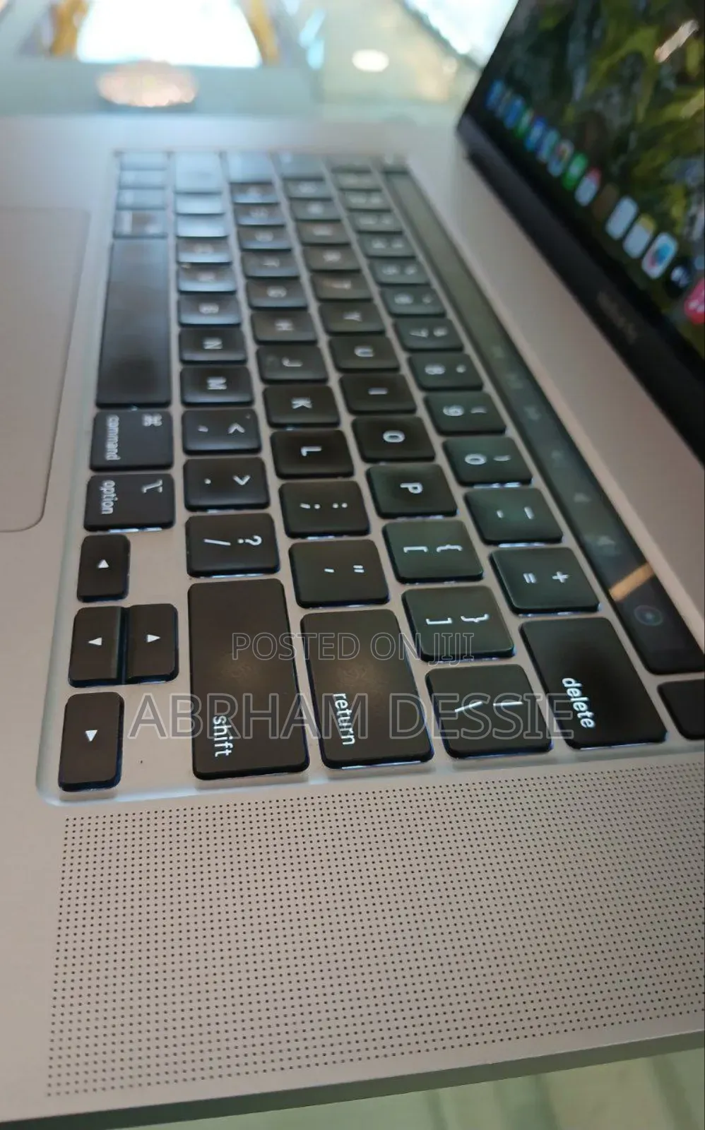 New Laptop Apple MacBook Pro 2019 16GB Intel Core I7 SSD 512GB