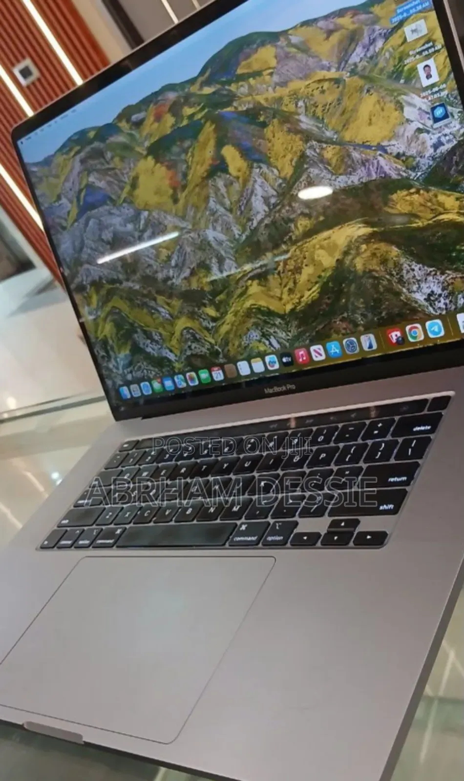 New Laptop Apple MacBook Pro 2019 16GB Intel Core I7 SSD 512GB