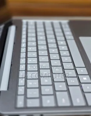 New Laptop Microsoft Surface Laptop 8GB Intel Core I5 SSD 256GB